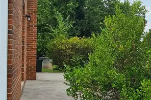 230 E Whitlock Ave, Winchester, VA 22601 - Photo 2