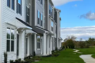600 Hemsworth Ln, Winchester, VA 22601 - Photo 2