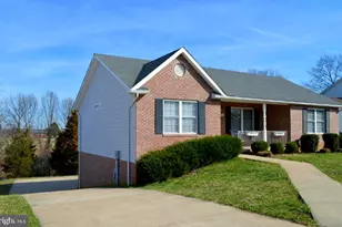 1076 Stuart Dr, Front Royal, VA 22630 - Photo 4