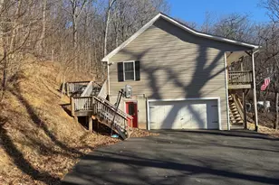 1157 Granny Smith Rd, Linden, VA 22642 - Photo 2