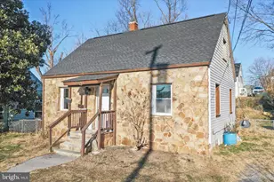 365 W 9th St, Front Royal, VA 22630 - Photo 2