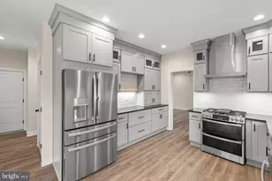 220 Lakeland Cir, Middletown, VA 22645 - Photo 10