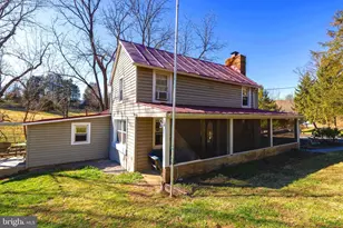 903 Rocky Hollow Rd, Bentonville, VA 22610 - Photo 2