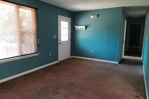 536 Tulip Poplar Dr, Linden, VA 22642 - Photo 4