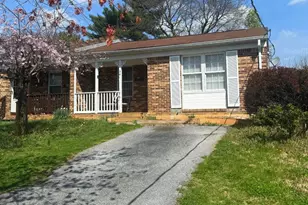 341 W 9th St, Front Royal, VA 22630 - Photo 2