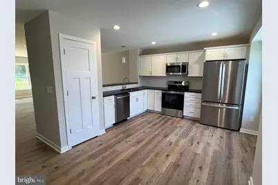 350 W 11th Street, Front Royal, VA 22630 - Photo 2