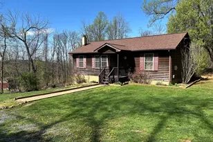 267 Red Robin Ln, Linden, VA 22642 - Photo 2