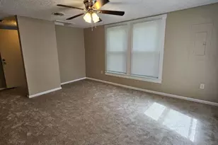 352 Blue Ridge Ave, Front Royal, VA 22630 - Photo 2