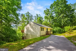 180 Crest Ln, Front Royal, VA 22630 - Photo 2