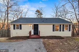 180 Crest Ln, Front Royal, VA 22630 - Photo 2