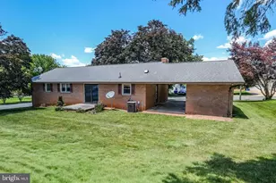 731 E Stonewall Dr, Front Royal, VA 22630 - Photo 8