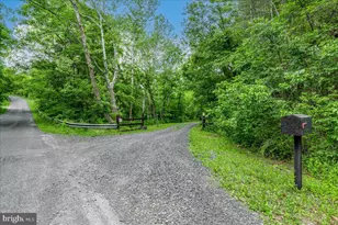 906 Cauthorn Mill Dr, Middletown, VA 22645 - Photo 2