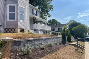 27 W 11th St, Front Royal, VA 22630 - Photo 2