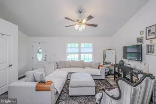 1099 High Top Rd, Linden, VA 22642 - Photo 8