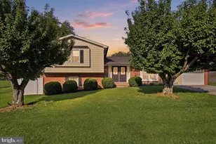 985 S Marshall St, Front Royal, VA 22630 - Photo 2
