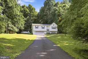 461 Rome Beauty Dr, Linden, VA 22642 - Photo 2