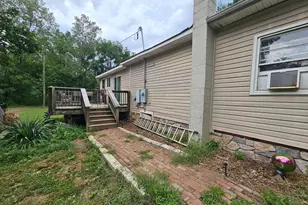 348 Thompson Hollow Rd, Bentonville, VA 22610 - Photo 4