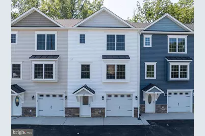 37 W Duck Street W, Front Royal, VA 22630 - Photo 1