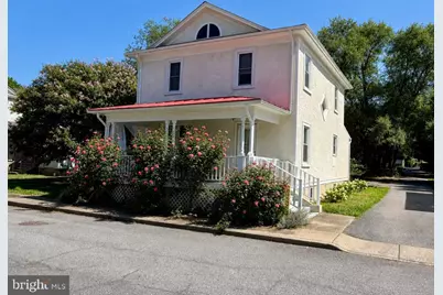 213 E Stonewall Drive, Front Royal, VA 22630 - Photo 1