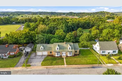 425 W 15th Street, Front Royal, VA 22630 - Photo 2