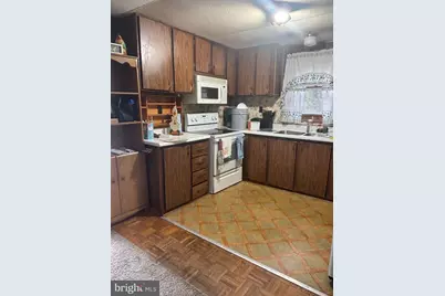 208 E 16th Street, Front Royal, VA 22630 - Photo 2