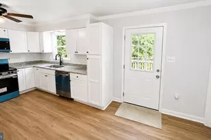 34 E 19th St, Front Royal, VA 22630 - Photo 4