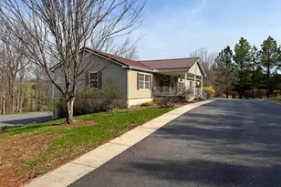 401 Nighthawk Dr, Petersburg, WV 26847 - Photo 8