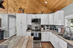 3291 Grassy Ridge Rd, Mount Storm, WV 26739 - Photo 10