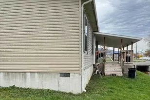 200 Jackson Ave, Moorefield, WV 26836 - Photo 10