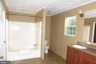 200 Jackson Ave, Moorefield, WV 26836 - Photo 6