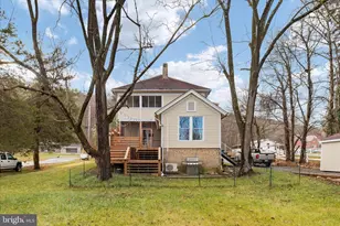 130 Carpenters Ave, Wardensville, WV 26851 - Photo 2