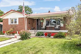 207 Clements St, Moorefield, WV 26836 - Photo 2