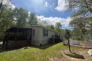 216 Walnut Dr, Moorefield, WV 26836 - Photo 2