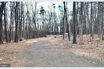 89 Bowers, Paw Paw, WV 25434 - Photo 2