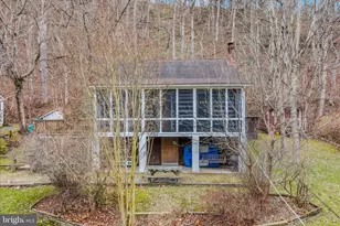 789 Kilgore Rd, Great Cacapon, WV 25422 - Photo 8