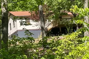 778 Falconwood Dr, Paw Paw, WV 25434 - Photo 2