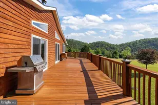 1054 River Bend Dr, Paw Paw, WV 25434 - Photo 16