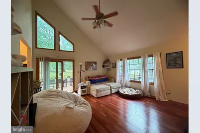 945 White Oak Trail, Paw Paw, WV 25434 - Photo 8