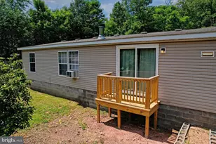 272 Red-Tailed Hawk Rd, Paw Paw, WV 25434 - Photo 8