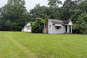 8423 Paw Paw Rd, Paw Paw, WV 25434 - Photo 16