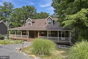 370 Hemlock Ct, Paw Paw, WV 25434 - Photo 4