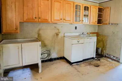 467 Center Avenue, Romney, WV 26757 - Photo 2