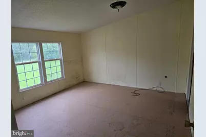 305 N River Run Boulevard, Delray, WV 26714 - Photo 8