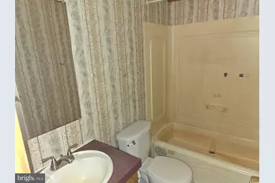 305 N River Run Boulevard, Delray, WV 26714 - Photo 16