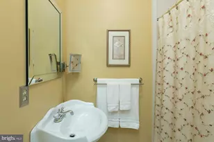 417 E Washington St, Charles Town, WV 25414 - Photo 84