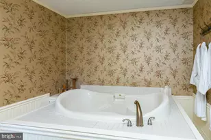 417 E Washington St, Charles Town, WV 25414 - Photo 28