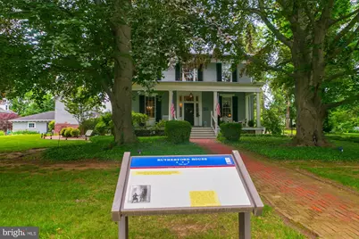 417 E Washington Street, Charles Town, WV 25414 - Photo 2