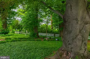 417 E Washington St, Charles Town, WV 25414 - Photo 8