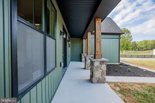 37 Mistletoe Ln, Harpers Ferry, WV 25425 - Photo 8