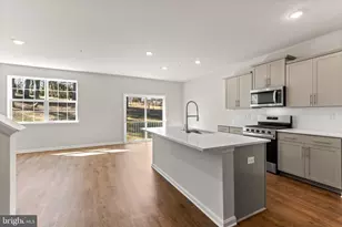 562 Atkinson St, Shenandoah Junction, WV 25442 - Photo 6